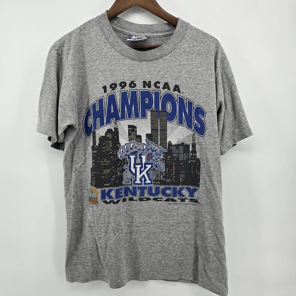 Vintage 1996 NCAA Champions Kentucky Wildcats T-Shirt Lee‎ Sport Medium